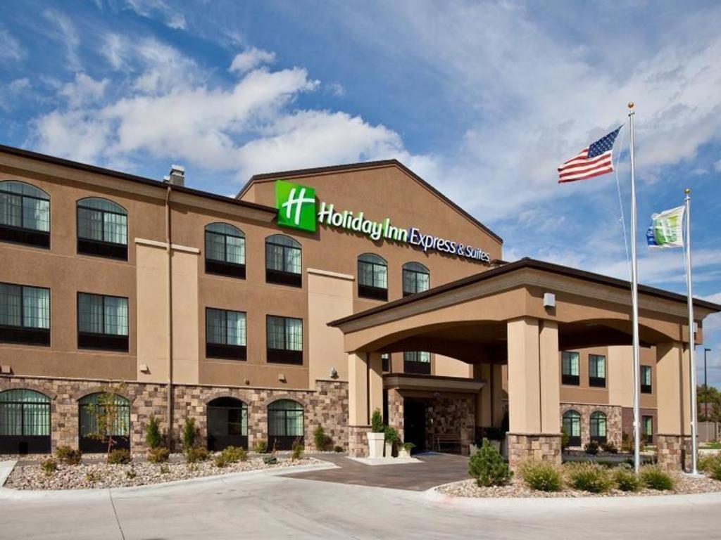 Holiday Inn Express Hotel & Suites Grand Island By Ihg Екстериор снимка