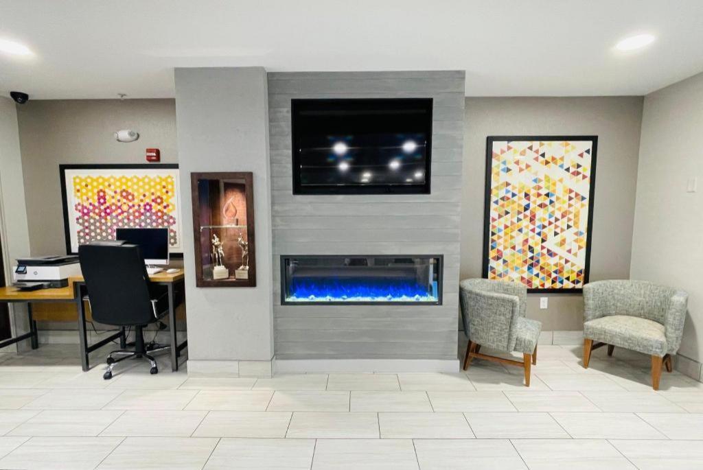 Holiday Inn Express Hotel & Suites Grand Island By Ihg Екстериор снимка