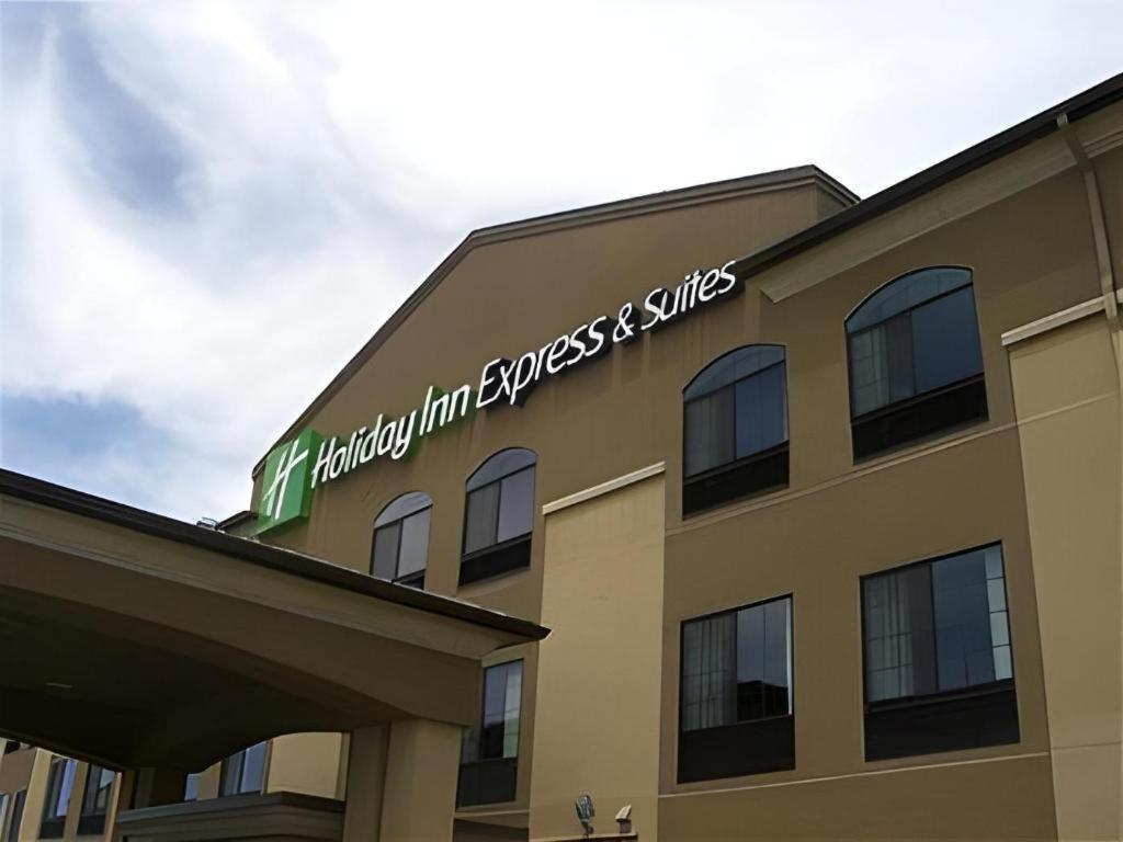 Holiday Inn Express Hotel & Suites Grand Island By Ihg Екстериор снимка