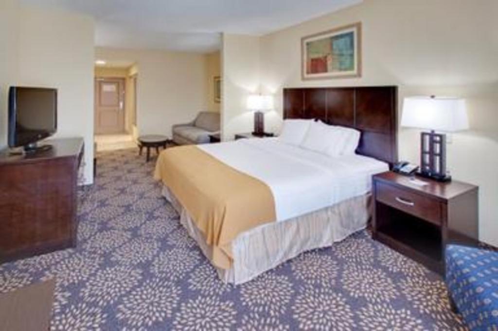 Holiday Inn Express Hotel & Suites Grand Island By Ihg Екстериор снимка