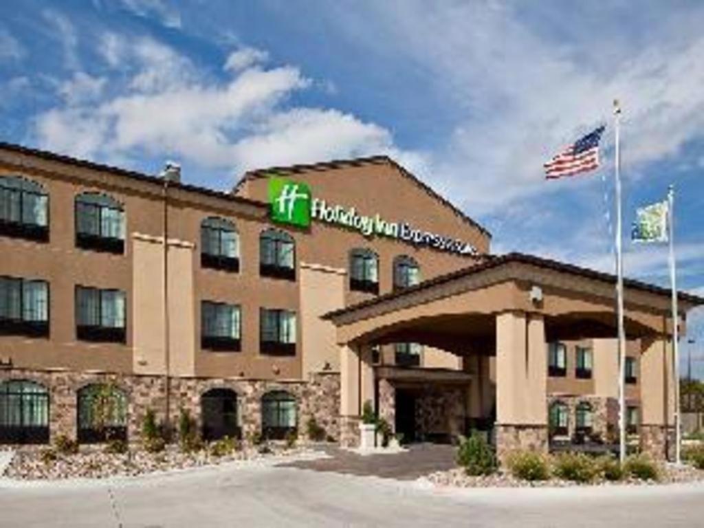 Holiday Inn Express Hotel & Suites Grand Island By Ihg Екстериор снимка