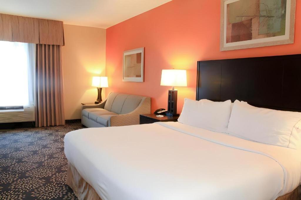 Holiday Inn Express Hotel & Suites Grand Island By Ihg Екстериор снимка