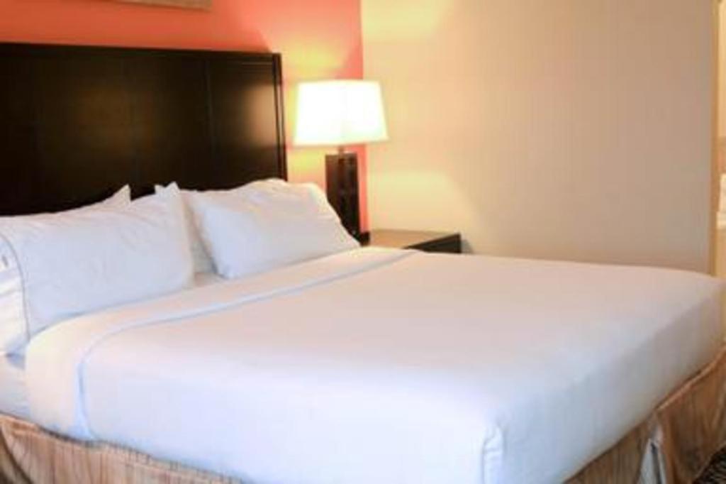Holiday Inn Express Hotel & Suites Grand Island By Ihg Екстериор снимка